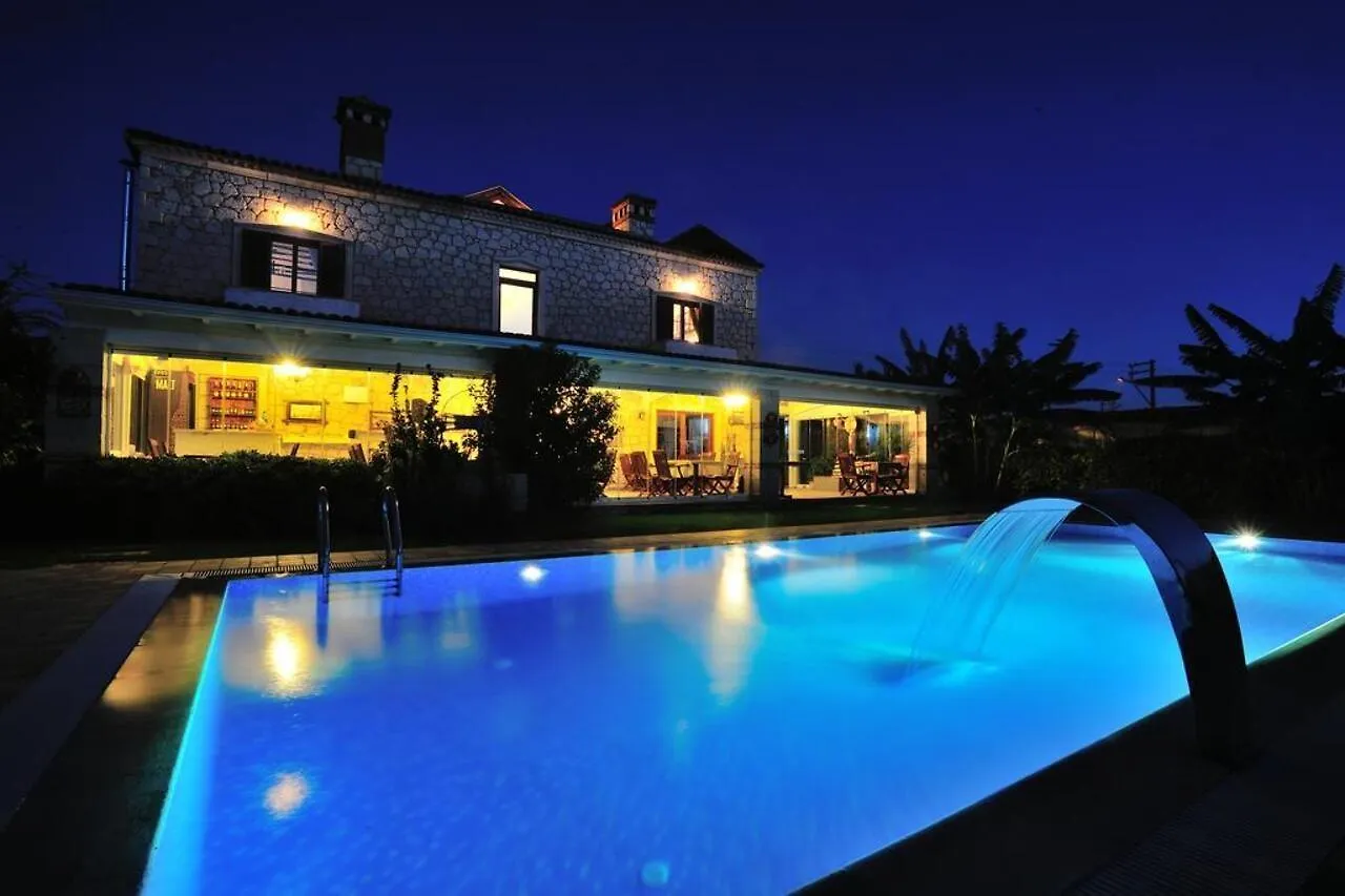 ** בית הארחה Alacati Koclu Konagi Hotel טורקיה